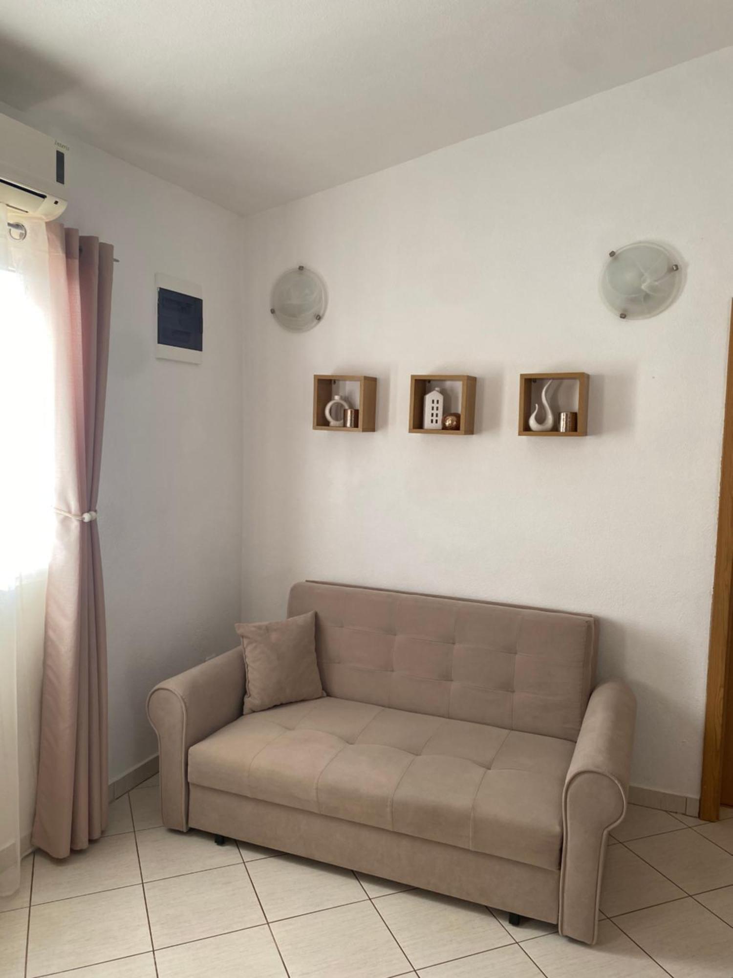 Apartments Lolo Privlaka  Exterior photo