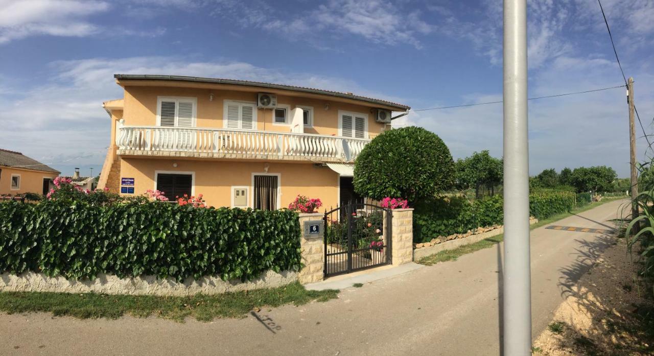 Apartments Lolo Privlaka  Exterior photo